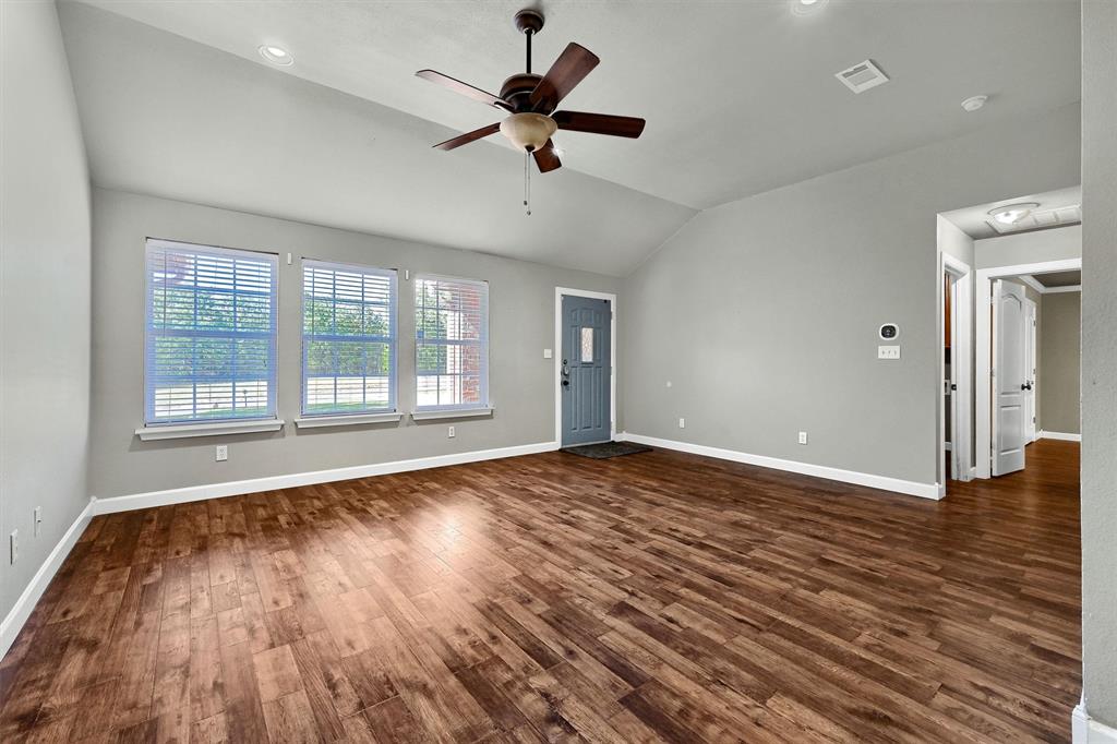 187 Square Dance Road Denison, TX 75021 - Photo 6 of 19 Gallery Image 6