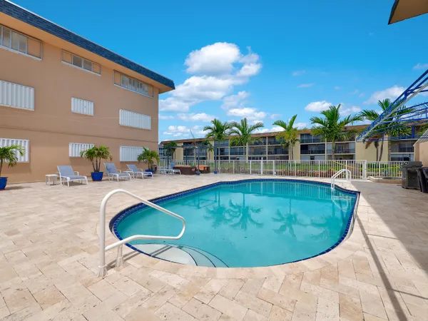 $1,700 | 131 Doolen Court, Unit 104, North Palm Beach, FL 33408