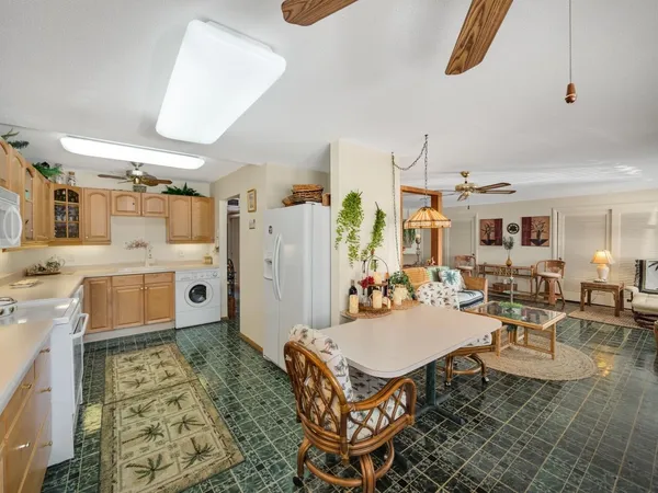 $1,700 | 131 Doolen Court, Unit 104, North Palm Beach, FL 33408