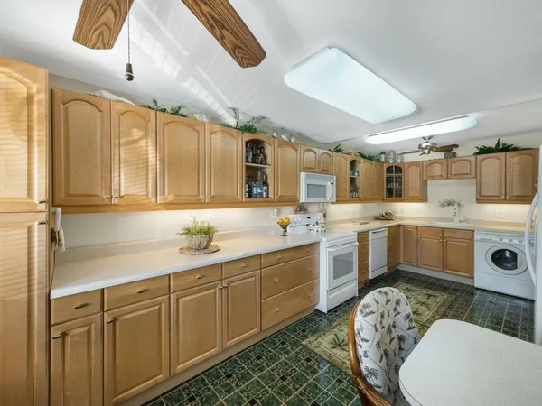 $1,700 | 131 Doolen Court, Unit 104, North Palm Beach, FL 33408