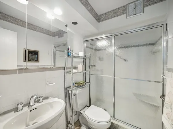 $1,700 | 131 Doolen Court, Unit 104, North Palm Beach, FL 33408