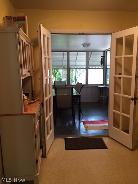 3643 Latimore Road Beachwood, OH 44122 - Photo 6 of 16 Eat-in Area of Kitchen or Use Table on Screened Porch which goes to Patio & Yard.