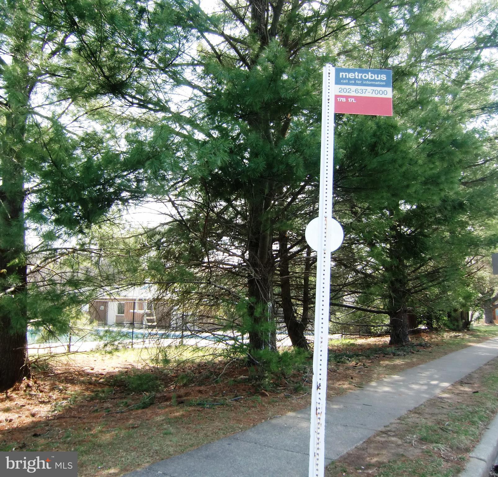 5602 Kirkham Court Springfield, VA 22151 - Photo 20 of 22 Metrobus 17L becomes express to Pentagon.