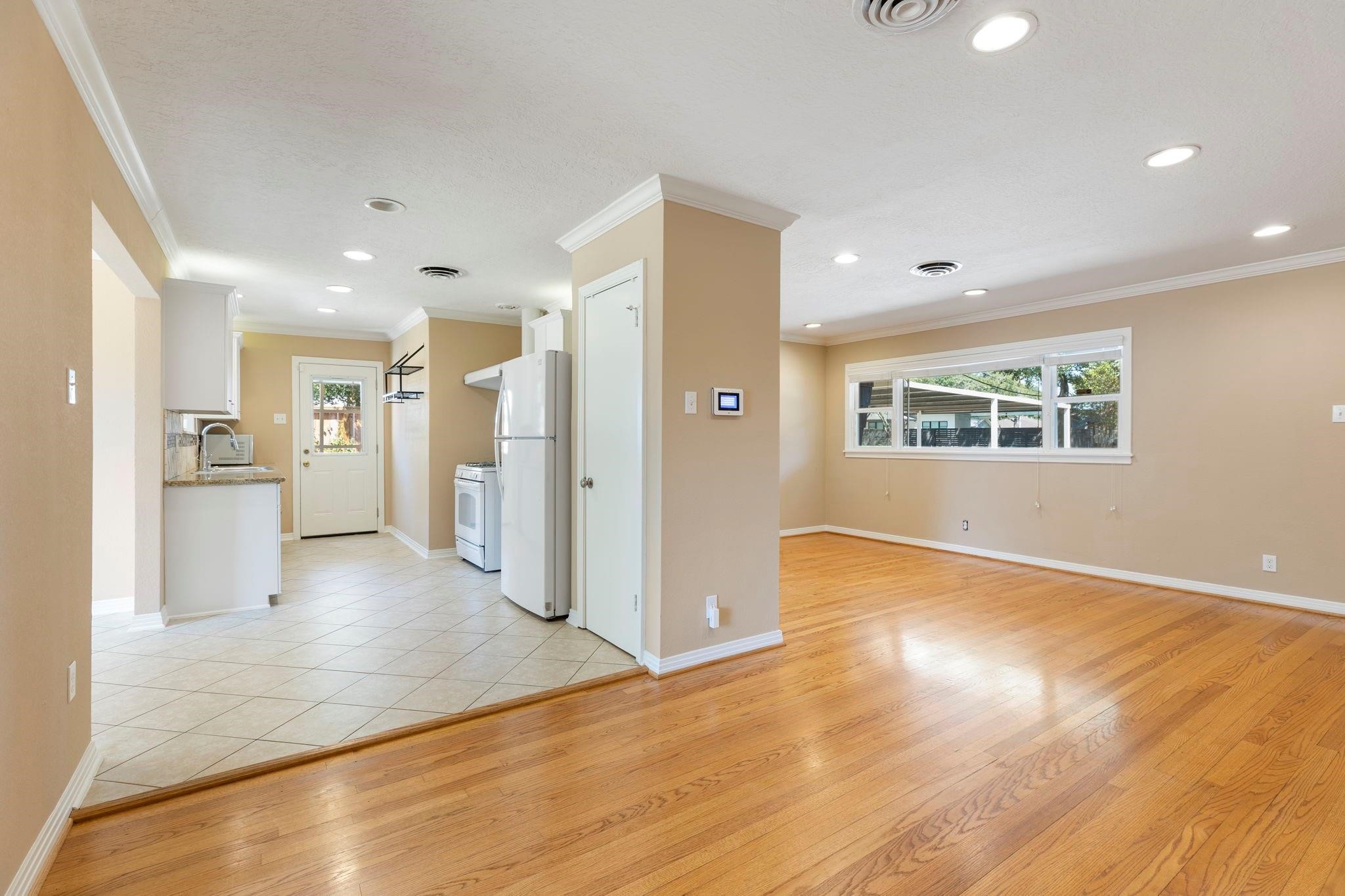 1802 Turnpike Road Houston, TX 77008 - Photo 11 of 47