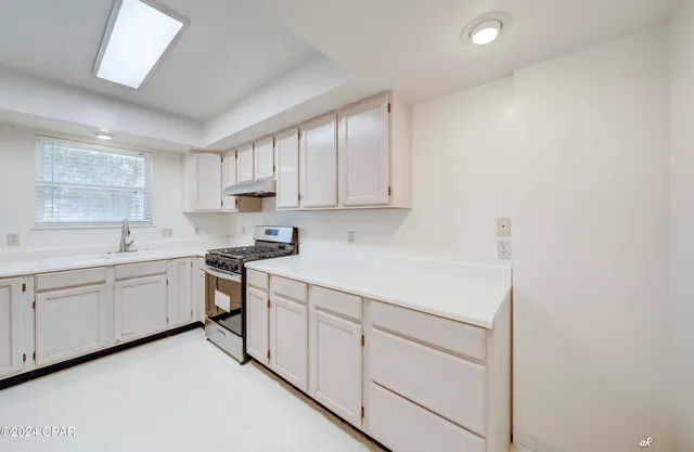 $2,500 | 408 Anemone Street, Panama City Beach, FL 32413