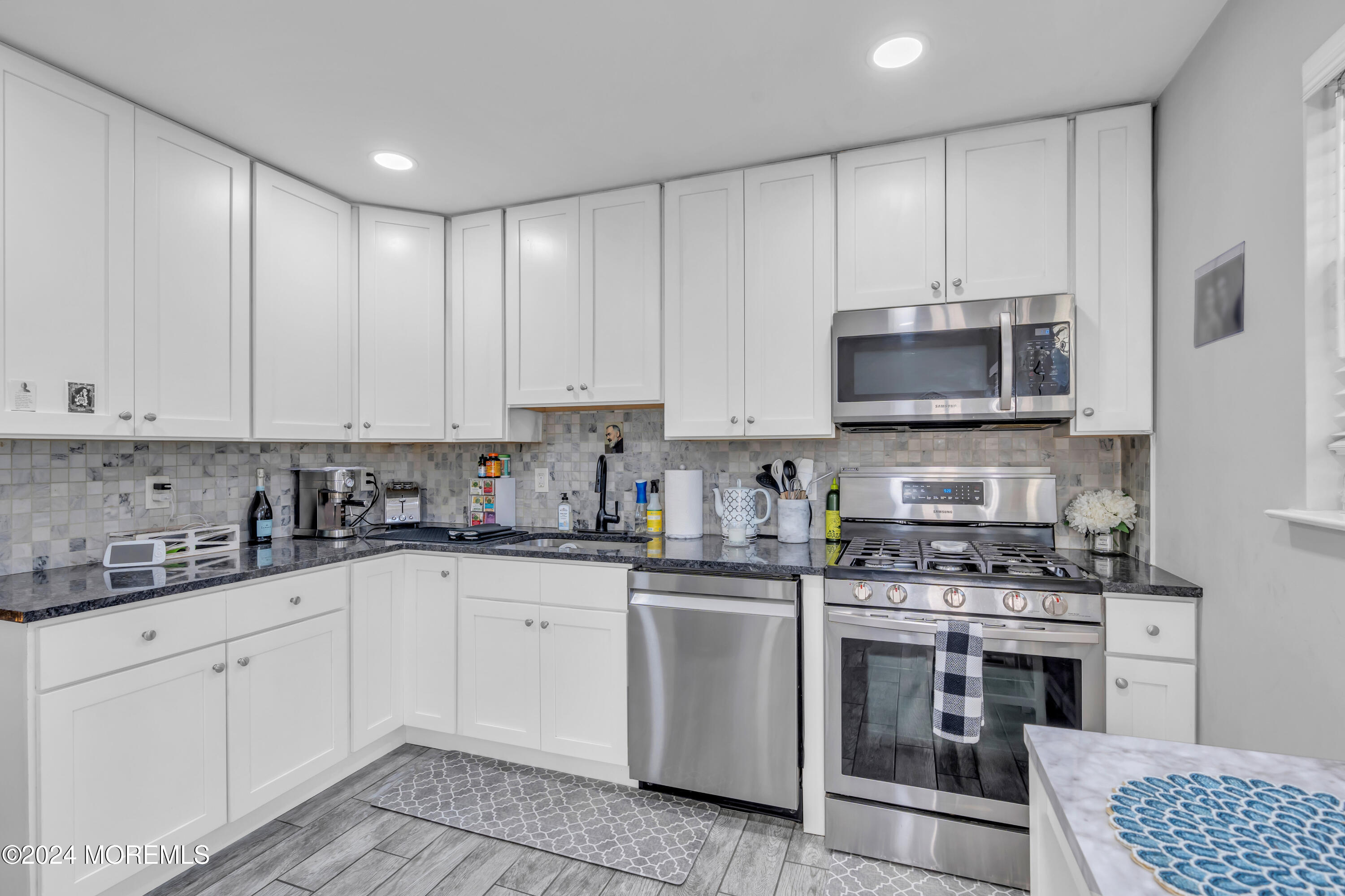 480 Rena Court Brick, NJ 08724 - Photo 8 of 27 009_dsc05156_408