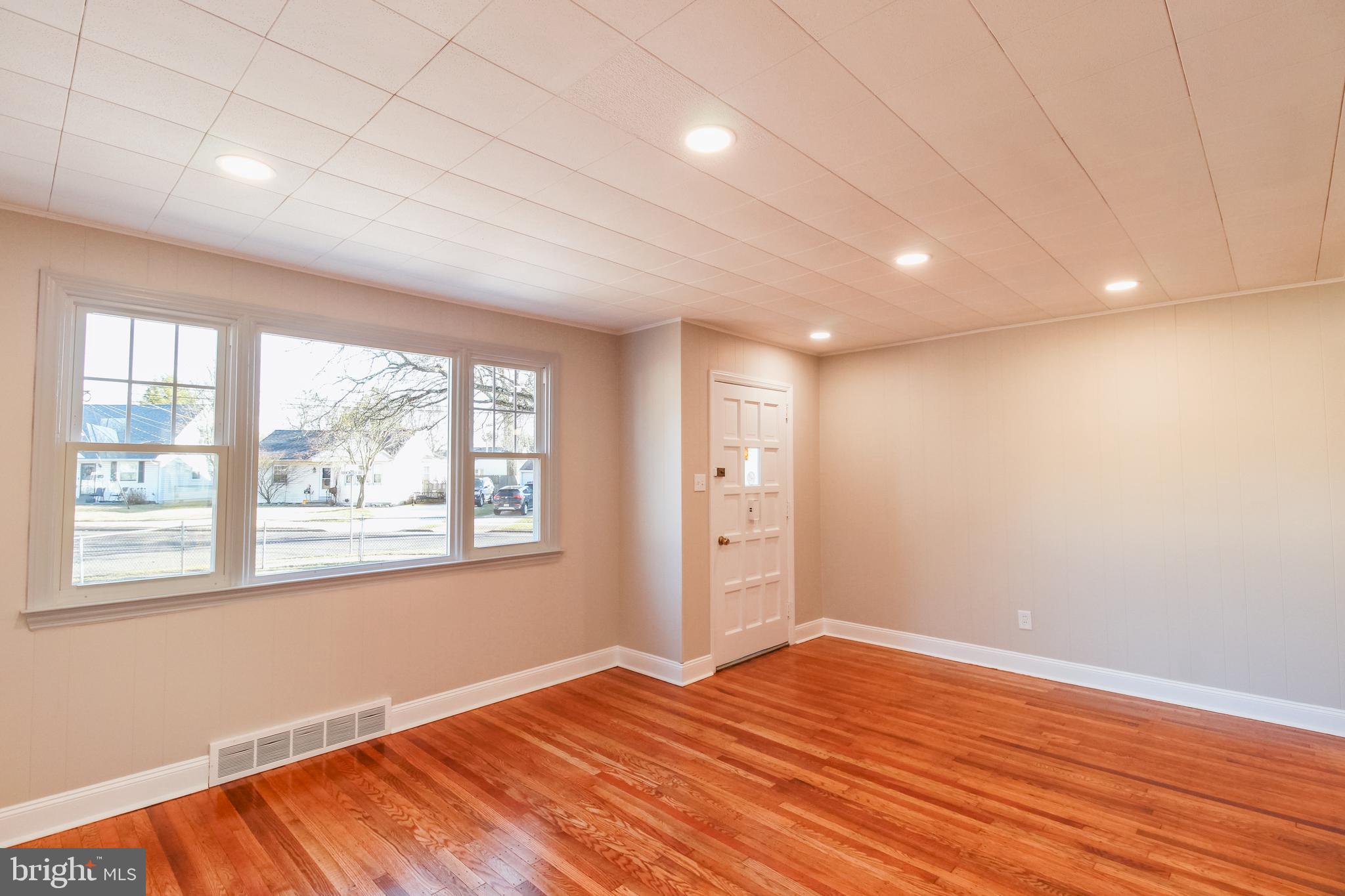 35 Farnsworth Avenue Maple Shade, NJ 08052 - Photo 5 of 29