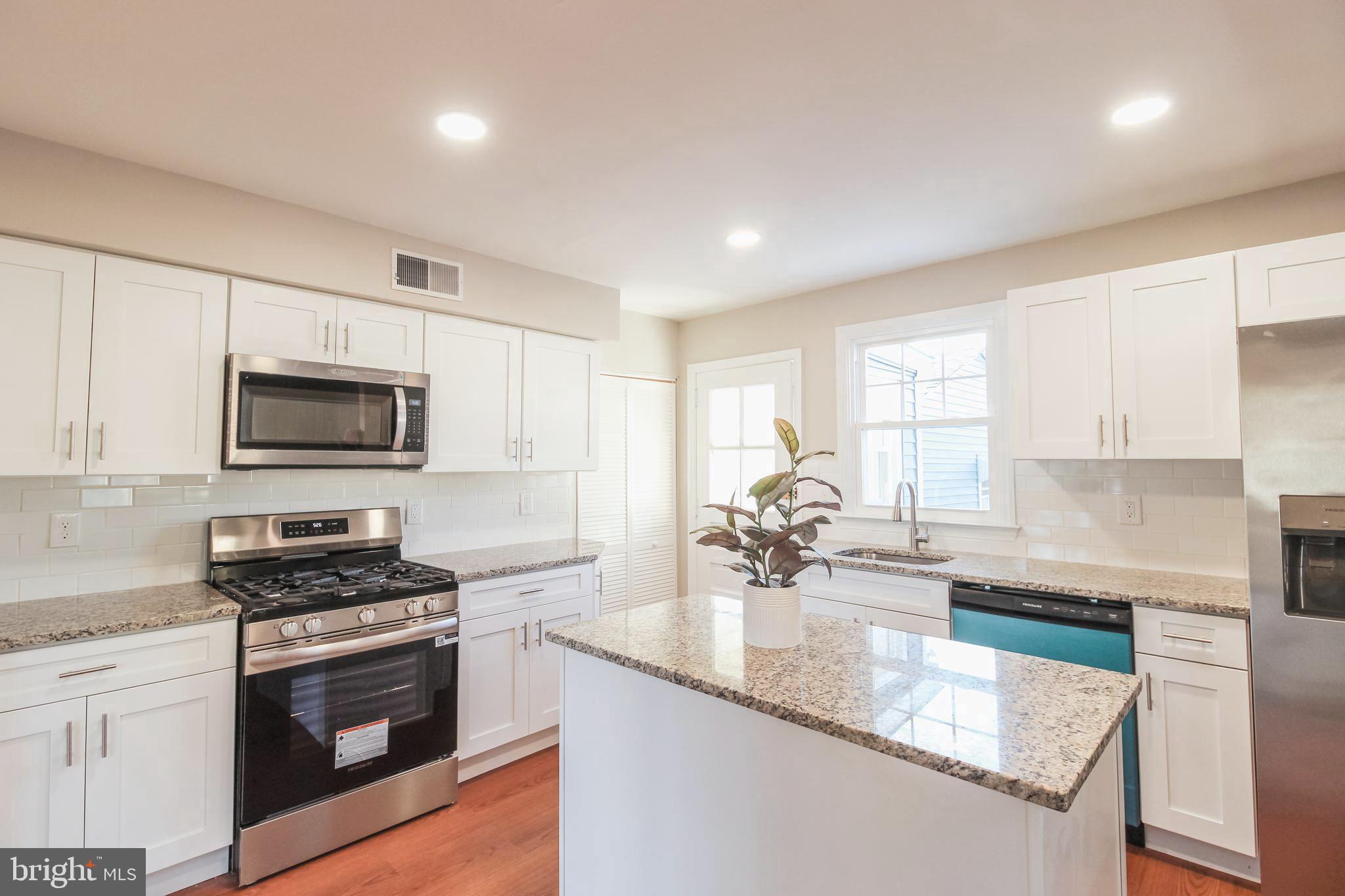 35 Farnsworth Avenue Maple Shade, NJ 08052 - Photo 8 of 29