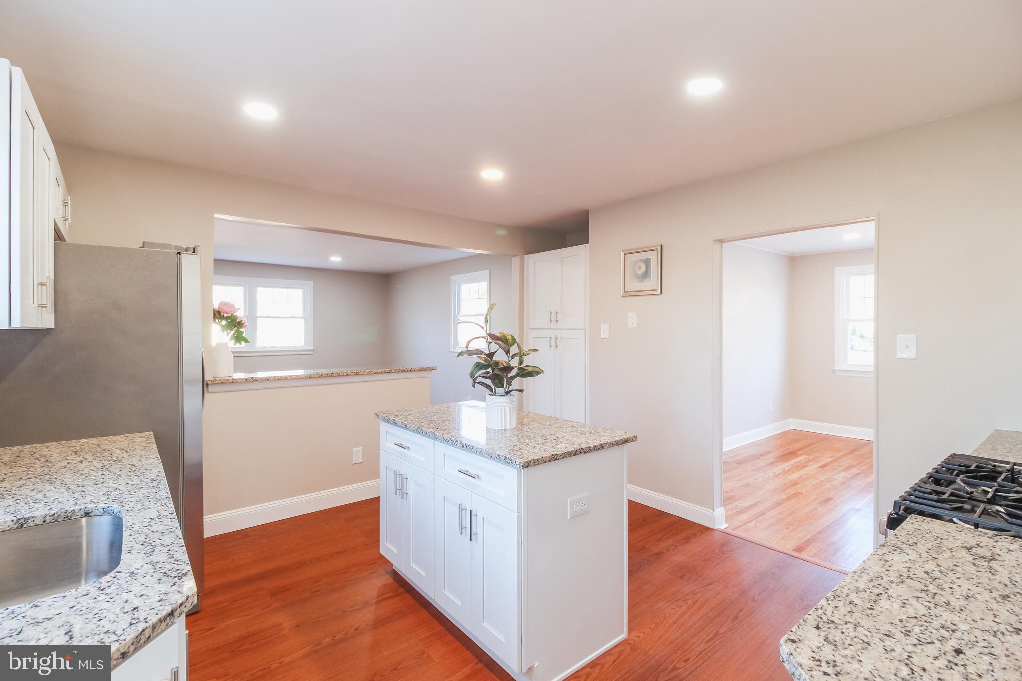 35 Farnsworth Avenue Maple Shade, NJ 08052 - Photo 10 of 29