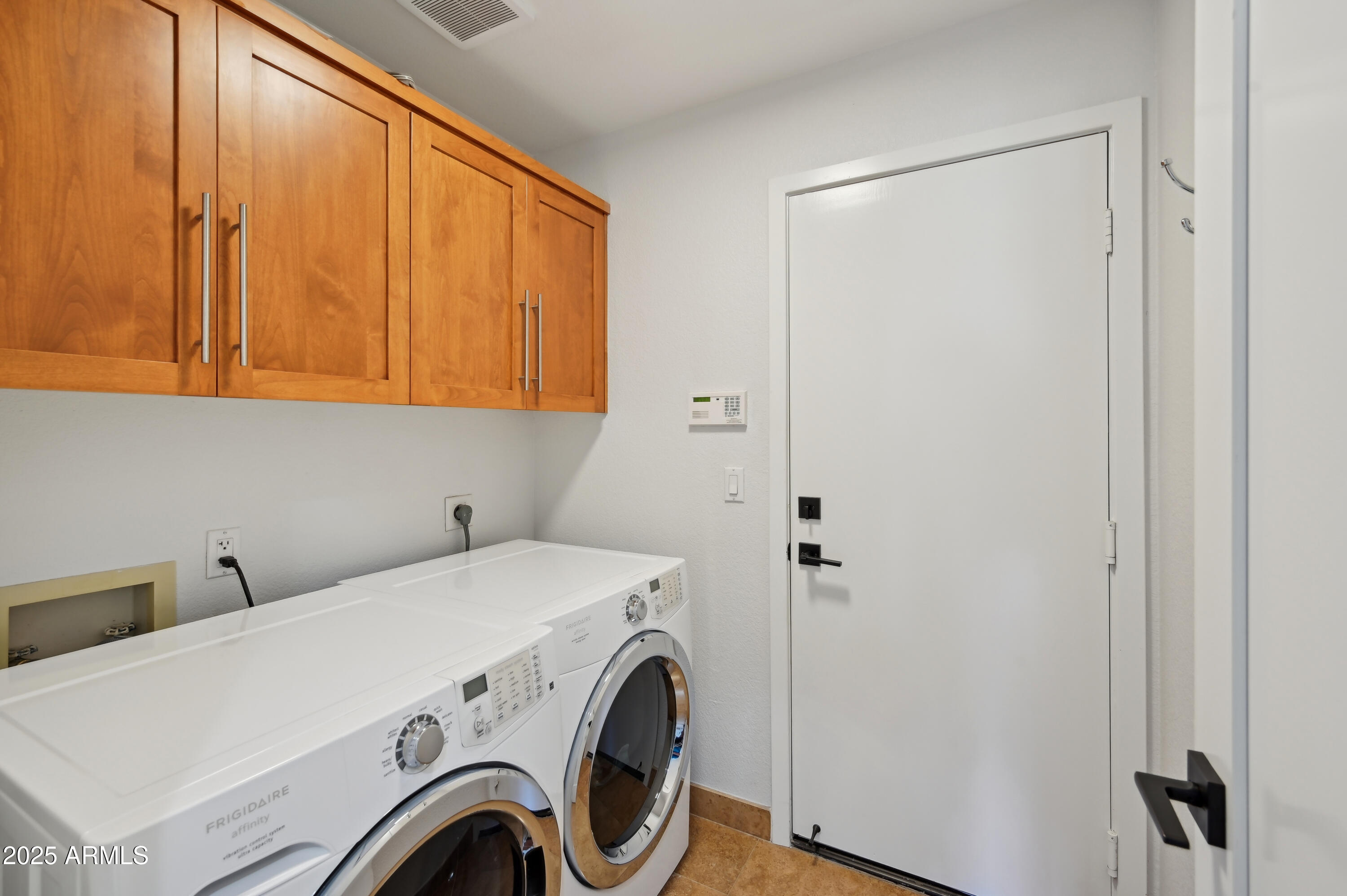 7222 East Gainey Ranch Road, Unit 142 Scottsdale, AZ 85258 - Photo 20 of 45 Laundry room