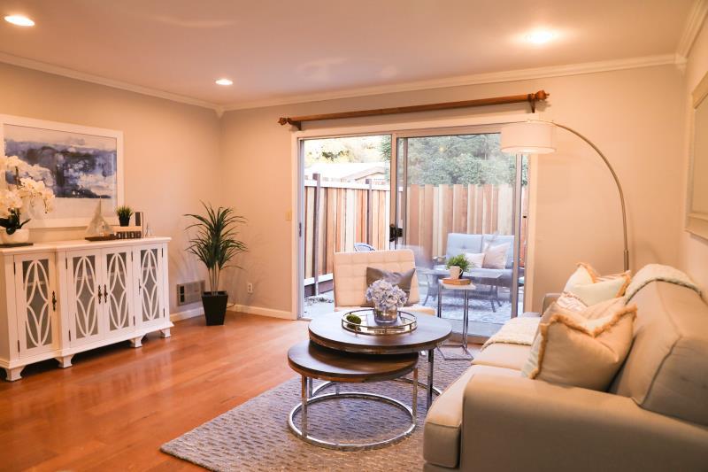 114 East Middlefield Road, Unit B Mountain View, CA 94043 - Photo 1 of 18