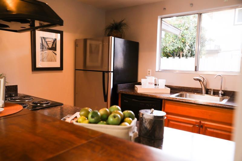 114 East Middlefield Road, Unit B Mountain View, CA 94043 - Photo 5 of 18