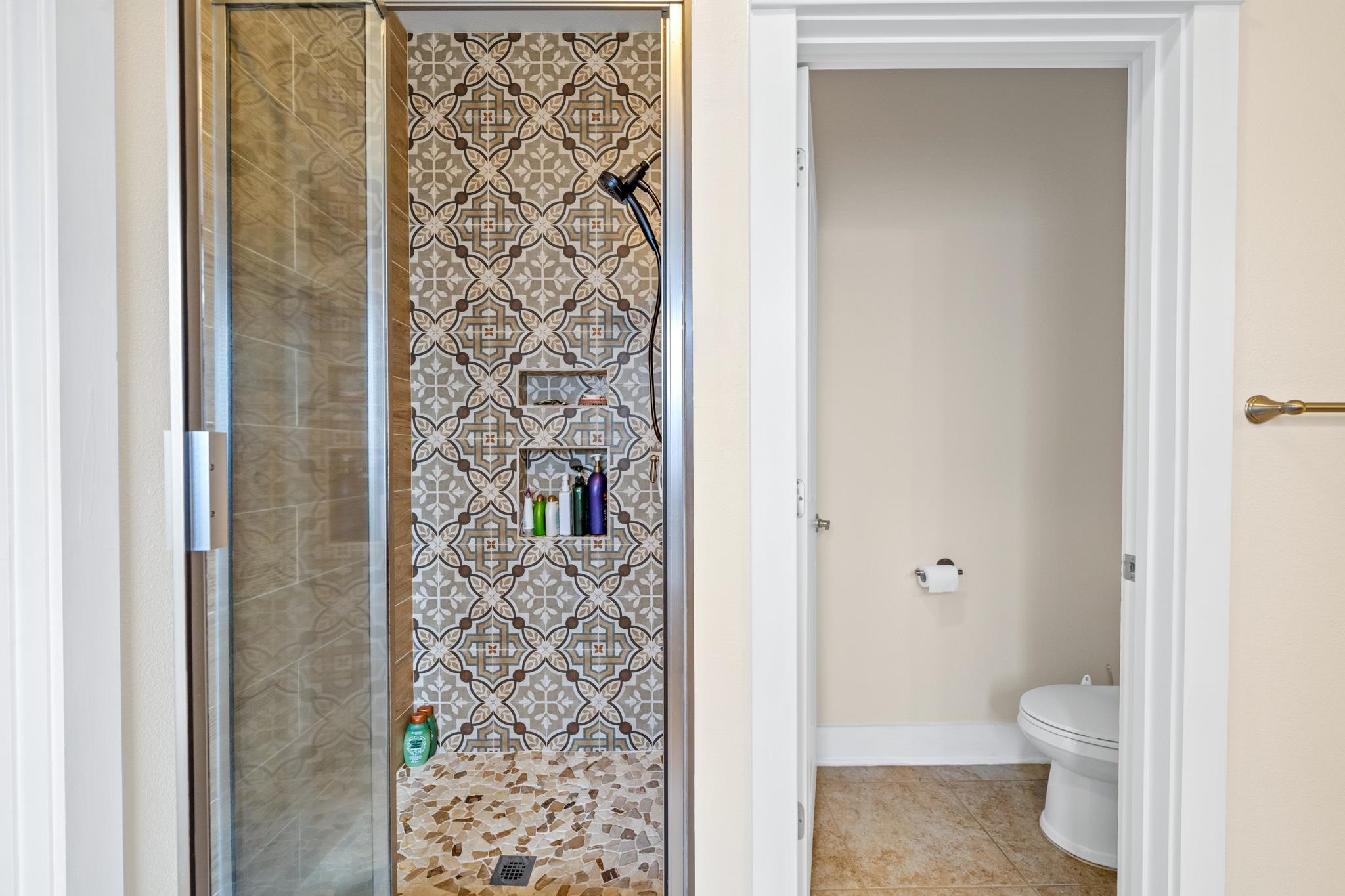 136 Stratford Street Fairhope, AL 36532 - Photo 19 of 37 Separate shower