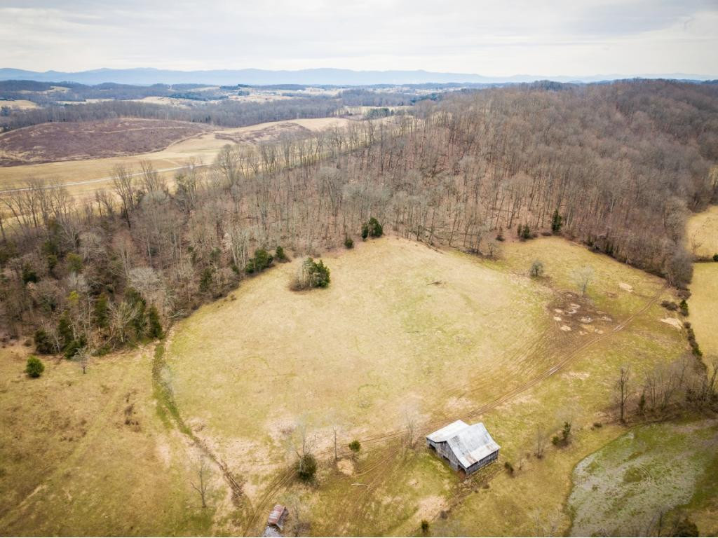379 Hunt Road Fall Branch, TN 37656 - Photo 14 of 34 Photo 15