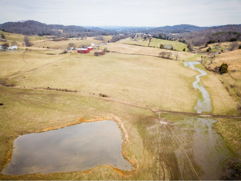 379 Hunt Road Fall Branch, TN 37656 - Photo 17 of 34 Photo 18