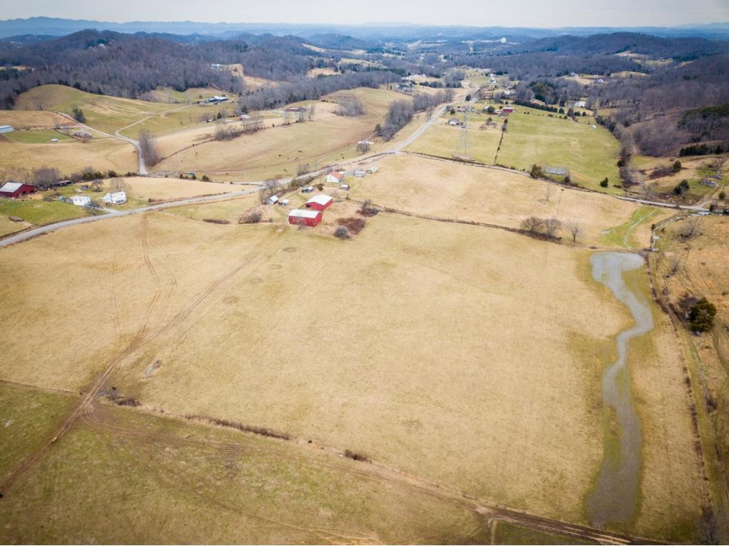 379 Hunt Road Fall Branch, TN 37656 - Photo 18 of 34 Photo 19