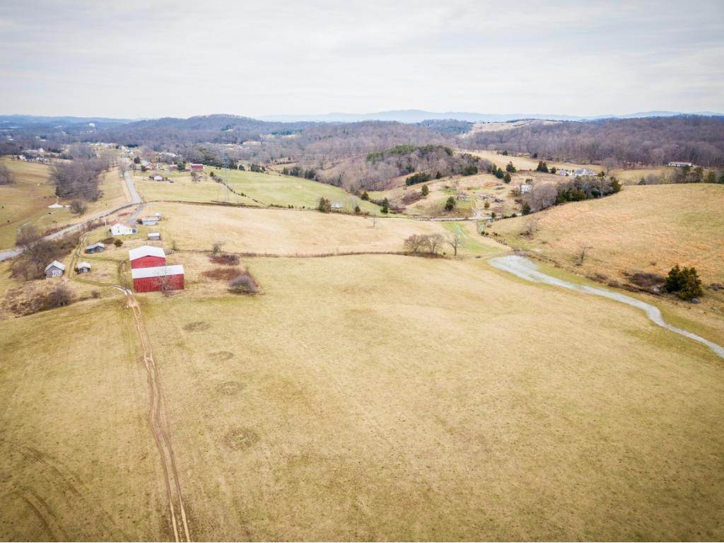 379 Hunt Road Fall Branch, TN 37656 - Photo 19 of 34 Photo 20