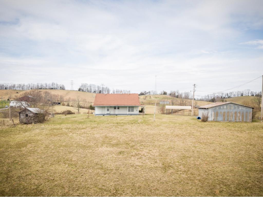 379 Hunt Road Fall Branch, TN 37656 - Photo 7 of 34 Photo 7