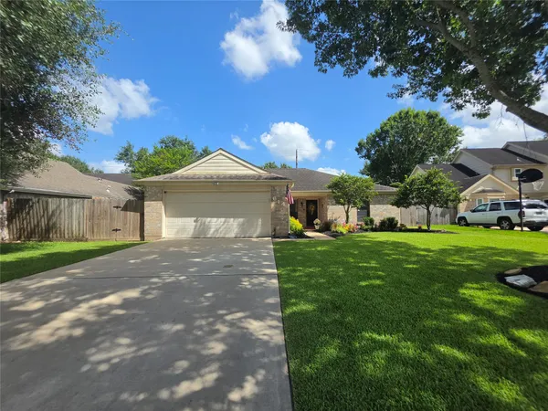 $2,600 | 614 7th Street, Sugar Land, TX 77498