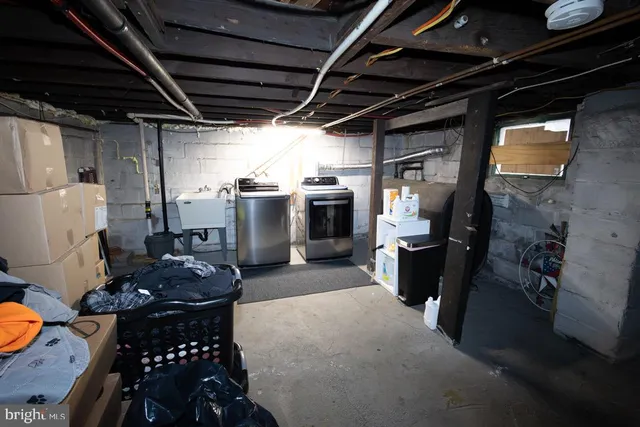 a view of a storage & utility room