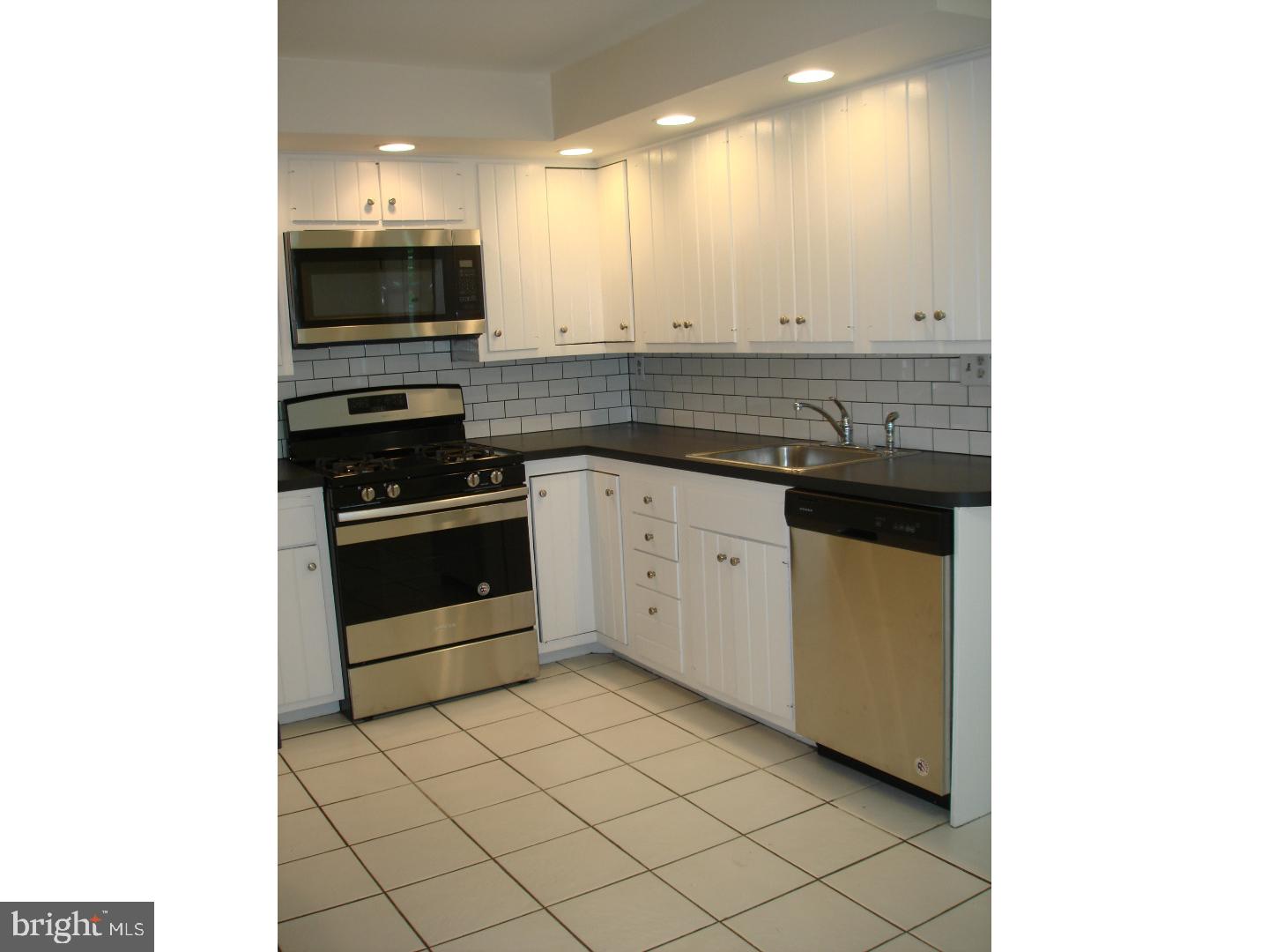 9734 Susan Road Philadelphia, PA 19115 - Photo 6 of 21