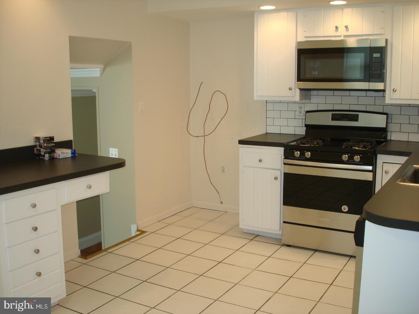 9734 Susan Road Philadelphia, PA 19115 - Photo 7 of 21