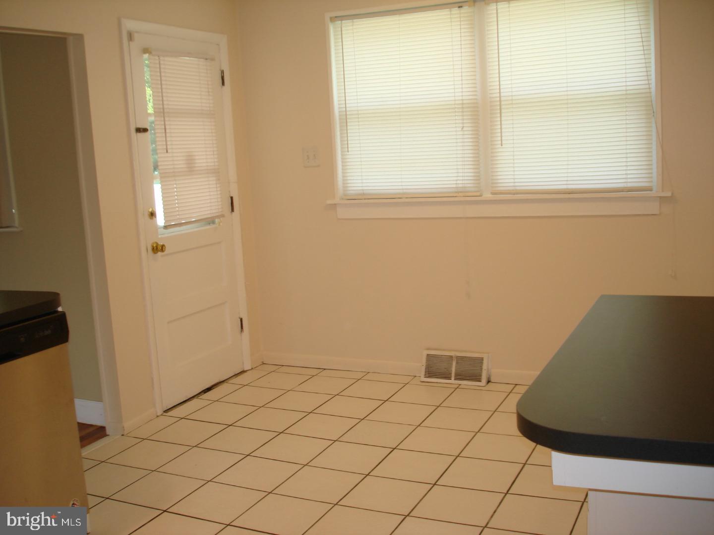 9734 Susan Road Philadelphia, PA 19115 - Photo 9 of 21