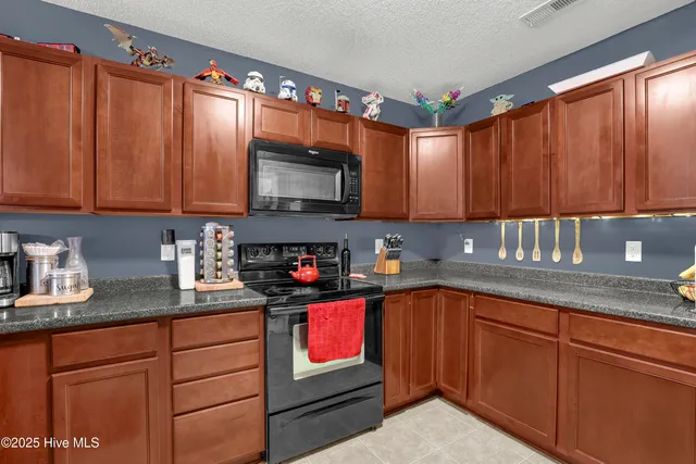 $305,000 | 20 Jasmine Lane, Jacksonville, NC 28546