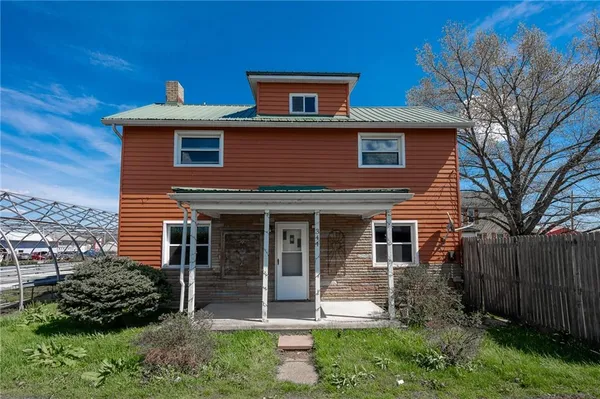 $1,395 | 344 Ferndale Street, Ford City, PA 16226