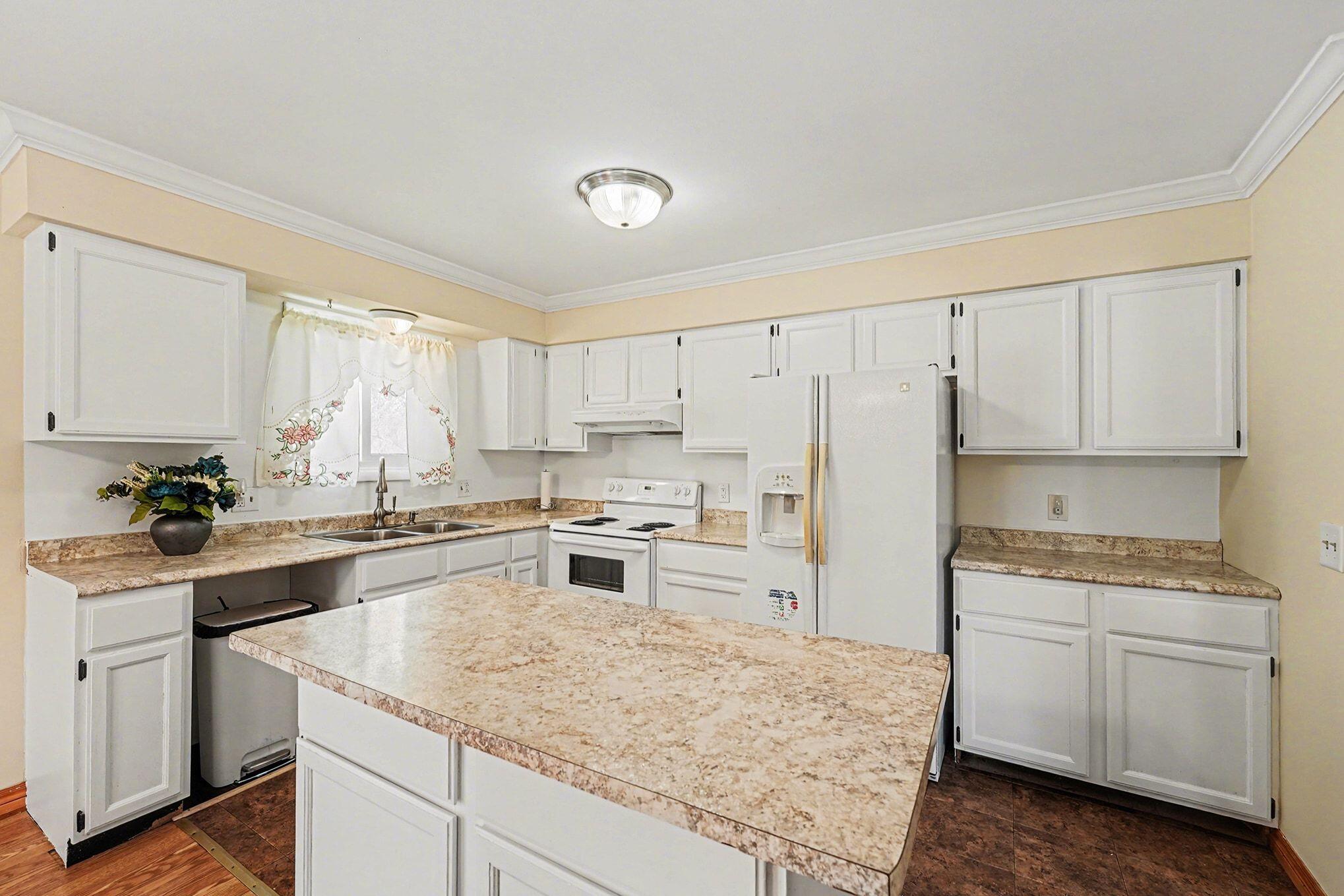 24213 Broadview Street Farmington, MI 48336 - Photo 14 of 38 012_sbs08365_418