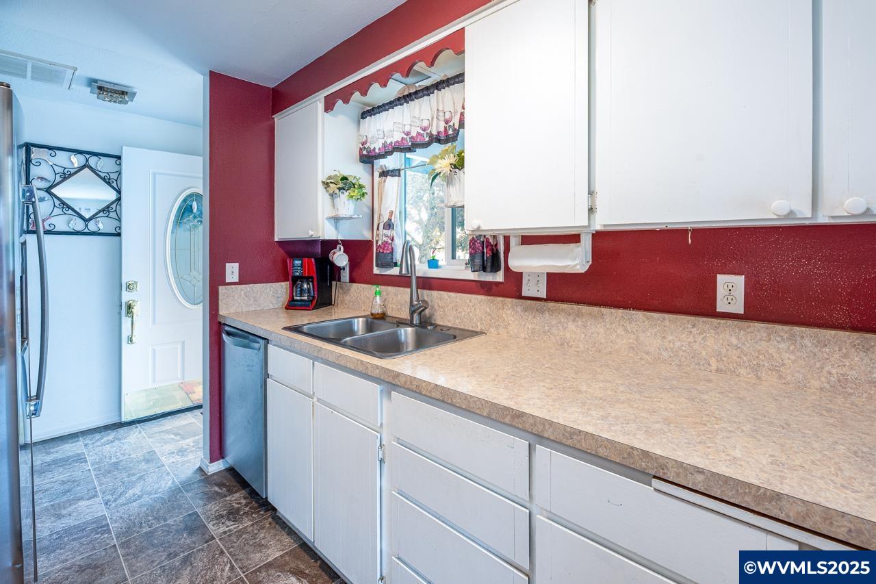 930 West Airway Road Lebanon, OR 97355 - Photo 10 of 40 Gallery Image 10