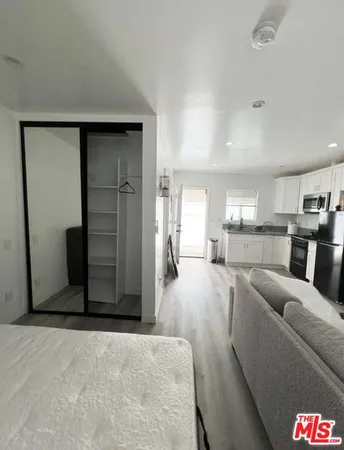 $7,999 | 5630 Gentry Avenue, Valley Village, CA 91607