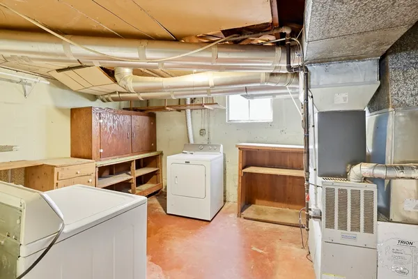 $114,900 | 1055 South 4th Avenue, Kankakee, IL 60901