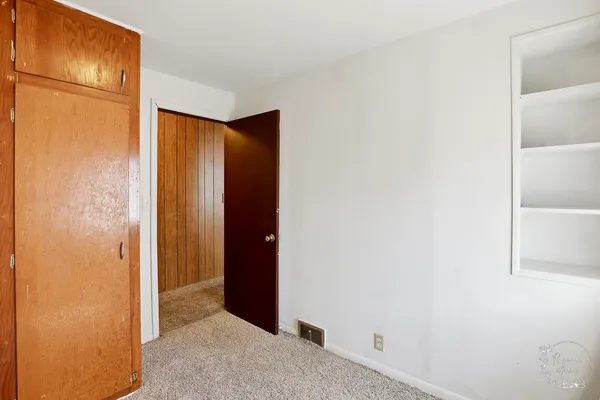 $114,900 | 1055 South 4th Avenue, Kankakee, IL 60901