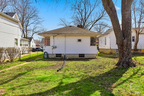 $114,900 | 1055 South 4th Avenue, Kankakee, IL 60901