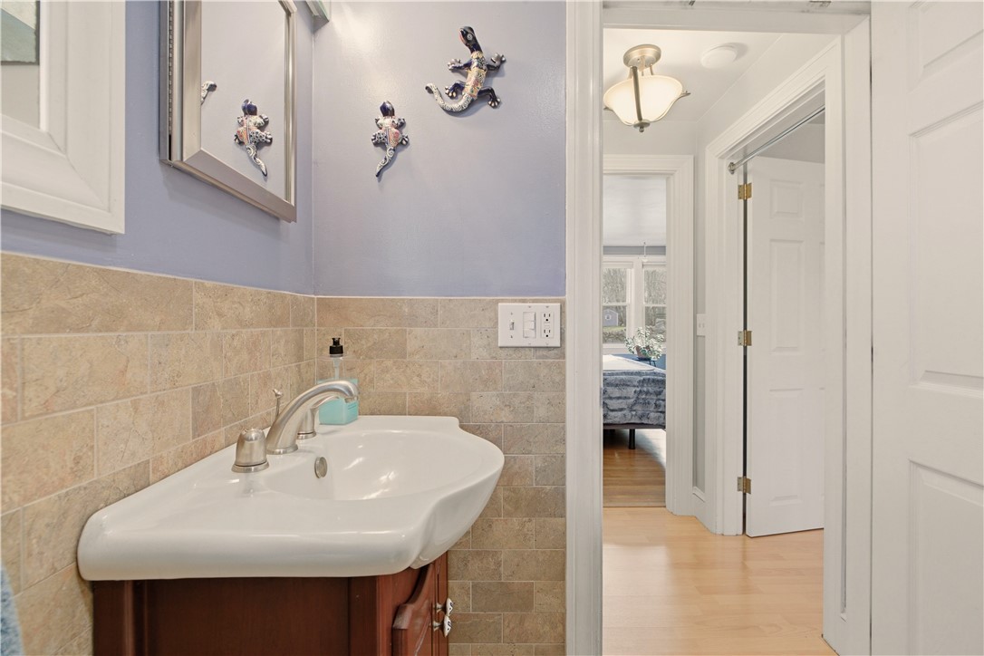 1282 E Road Tiverton, RI 02878 - Photo 28 of 50