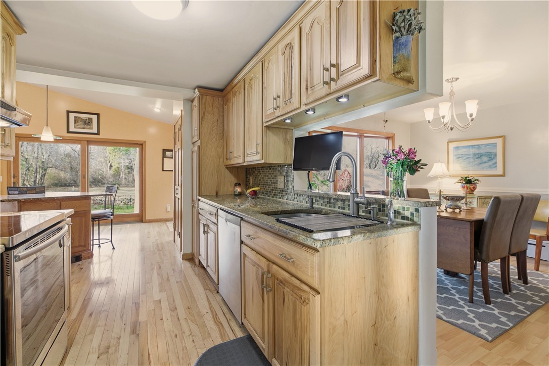 1282 E Road Tiverton, RI 02878 - Photo 6 of 50