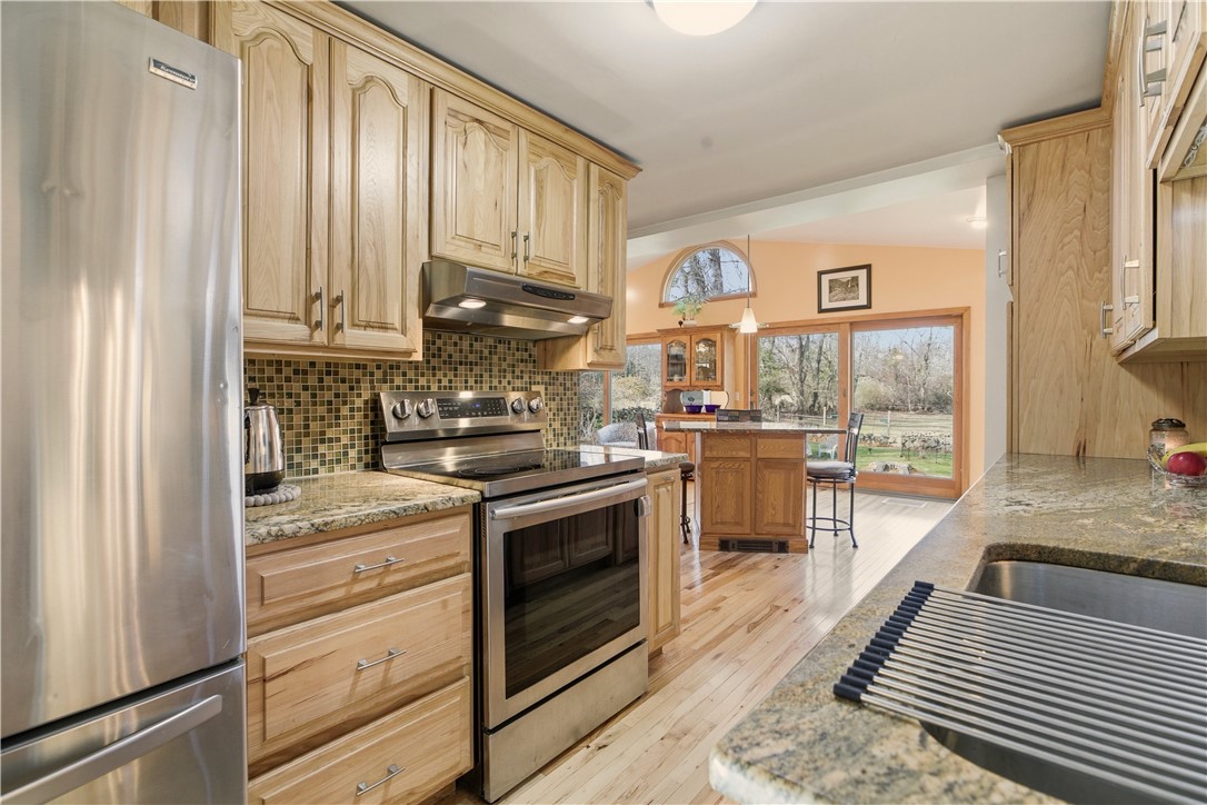 1282 E Road Tiverton, RI 02878 - Photo 7 of 50