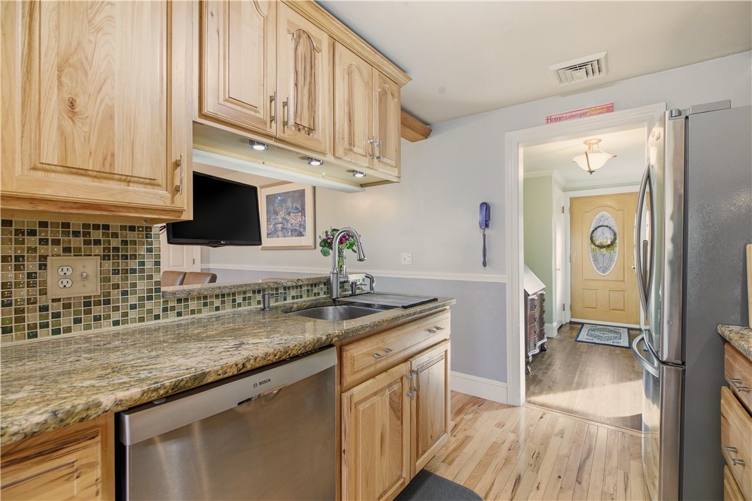 1282 E Road Tiverton, RI 02878 - Photo 8 of 50