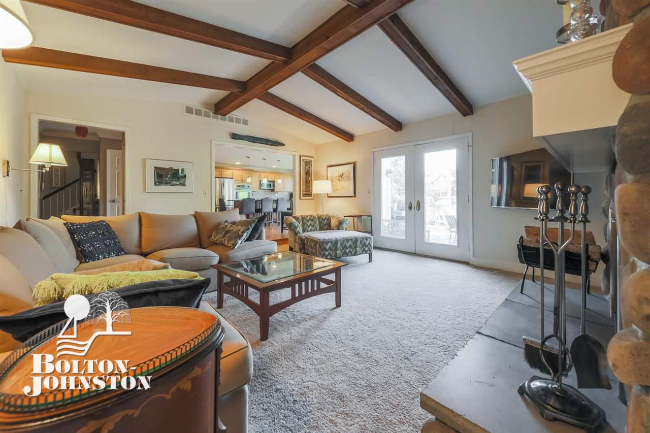 1043 Audubon Road Grosse Pointe, MI 48230 - Photo 17 of 39 Family Room
