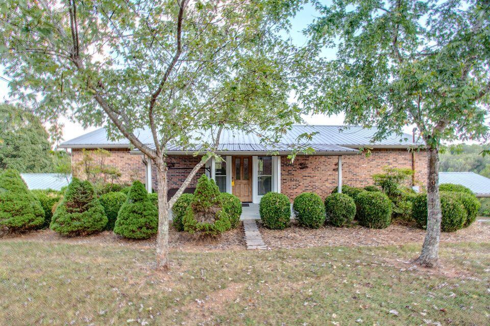 1986 Bluff Road Harriman, TN 37748 - Photo 2 of 35 20191004140422391831000000-o