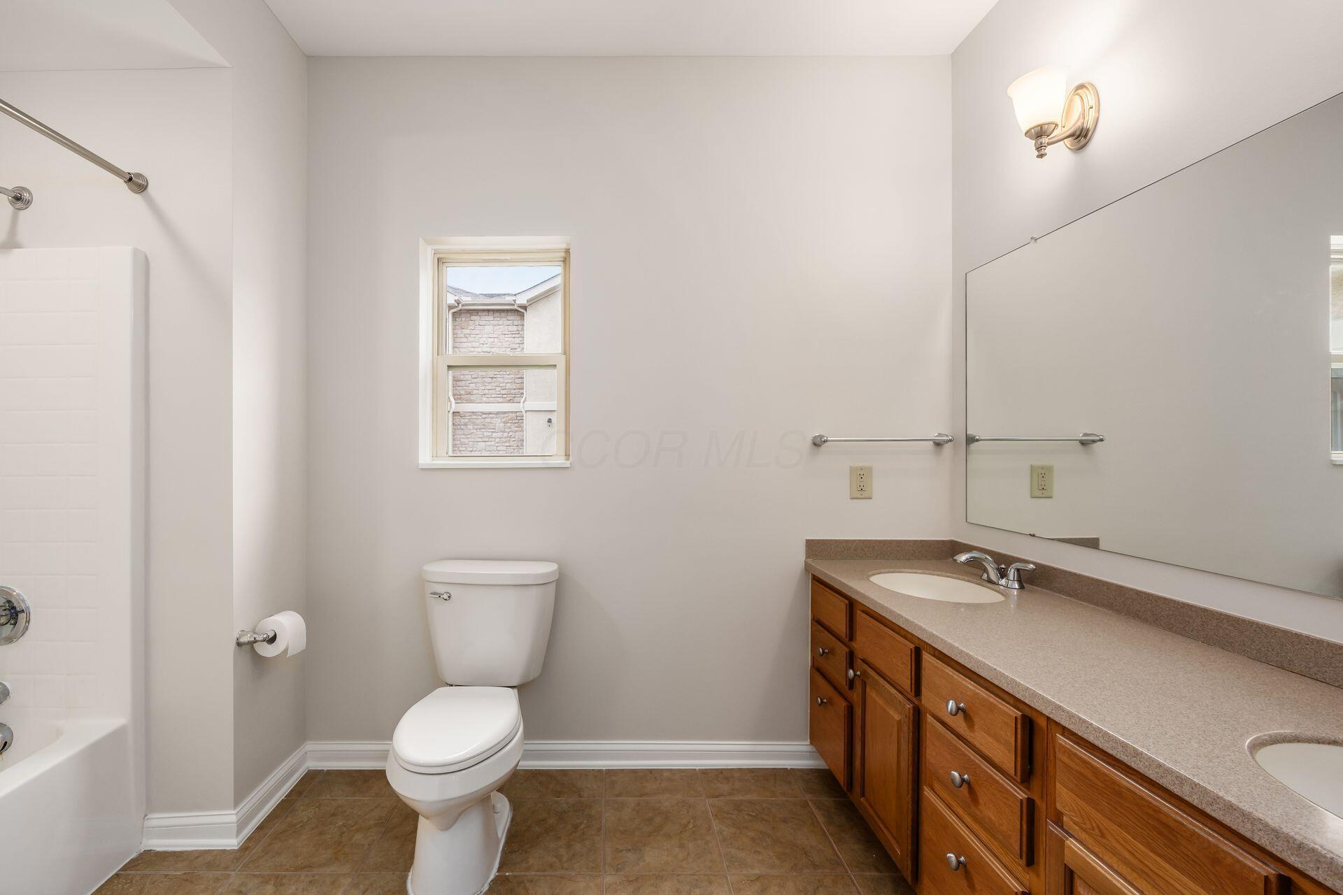 1784 Ridgecliff Road Upper Arlington, OH 43221 - Photo 22 of 40 020_5f4c4a65_ridgecliff 147-2