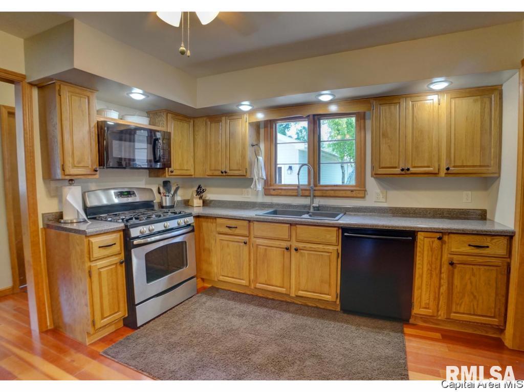 1618 Reed Avenue Springfield, IL 62704 - Photo 17 of 36 Gallery Image 17