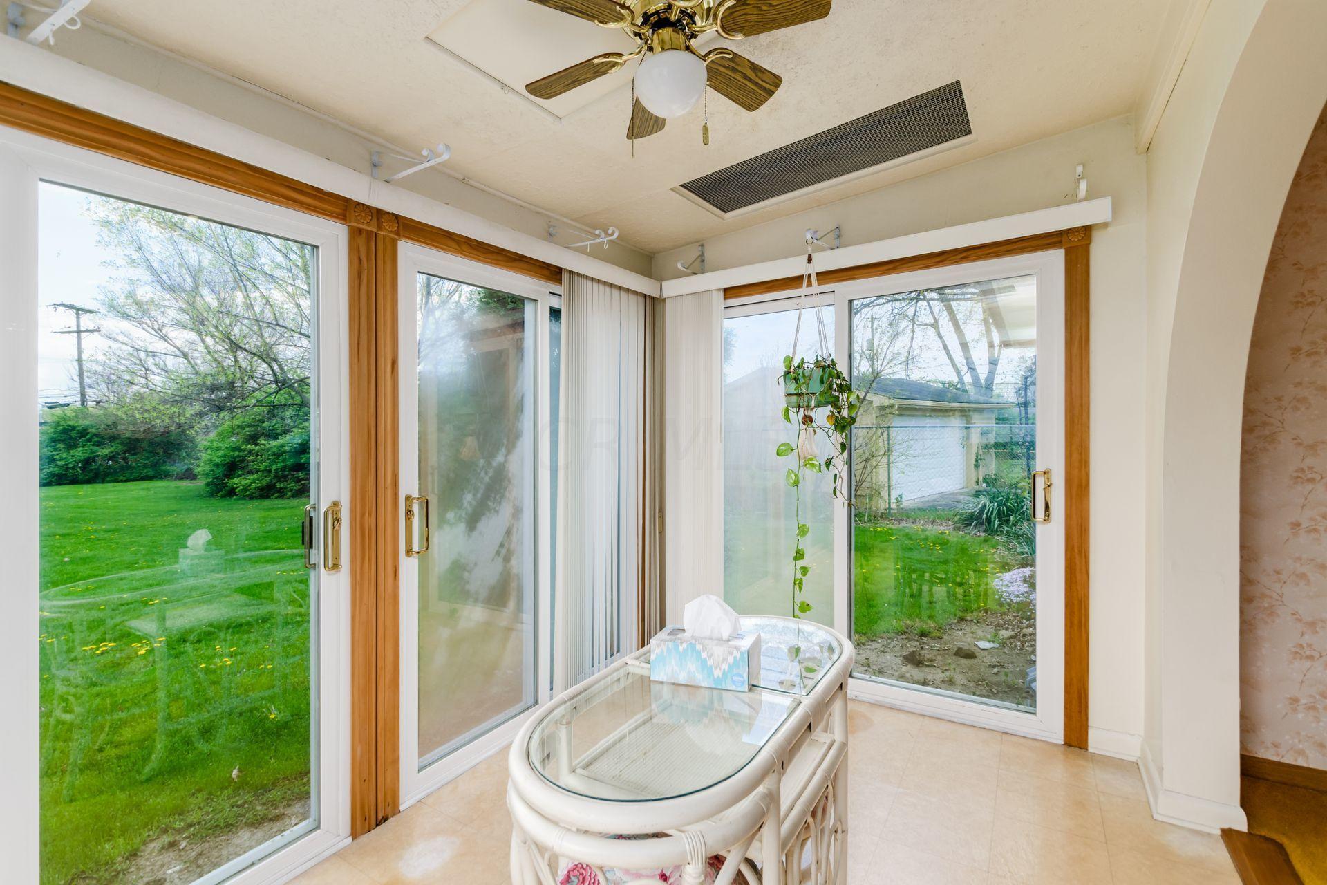 1098 Ross Road Columbus, OH 43227 - Photo 11 of 44 Gallery Image 11