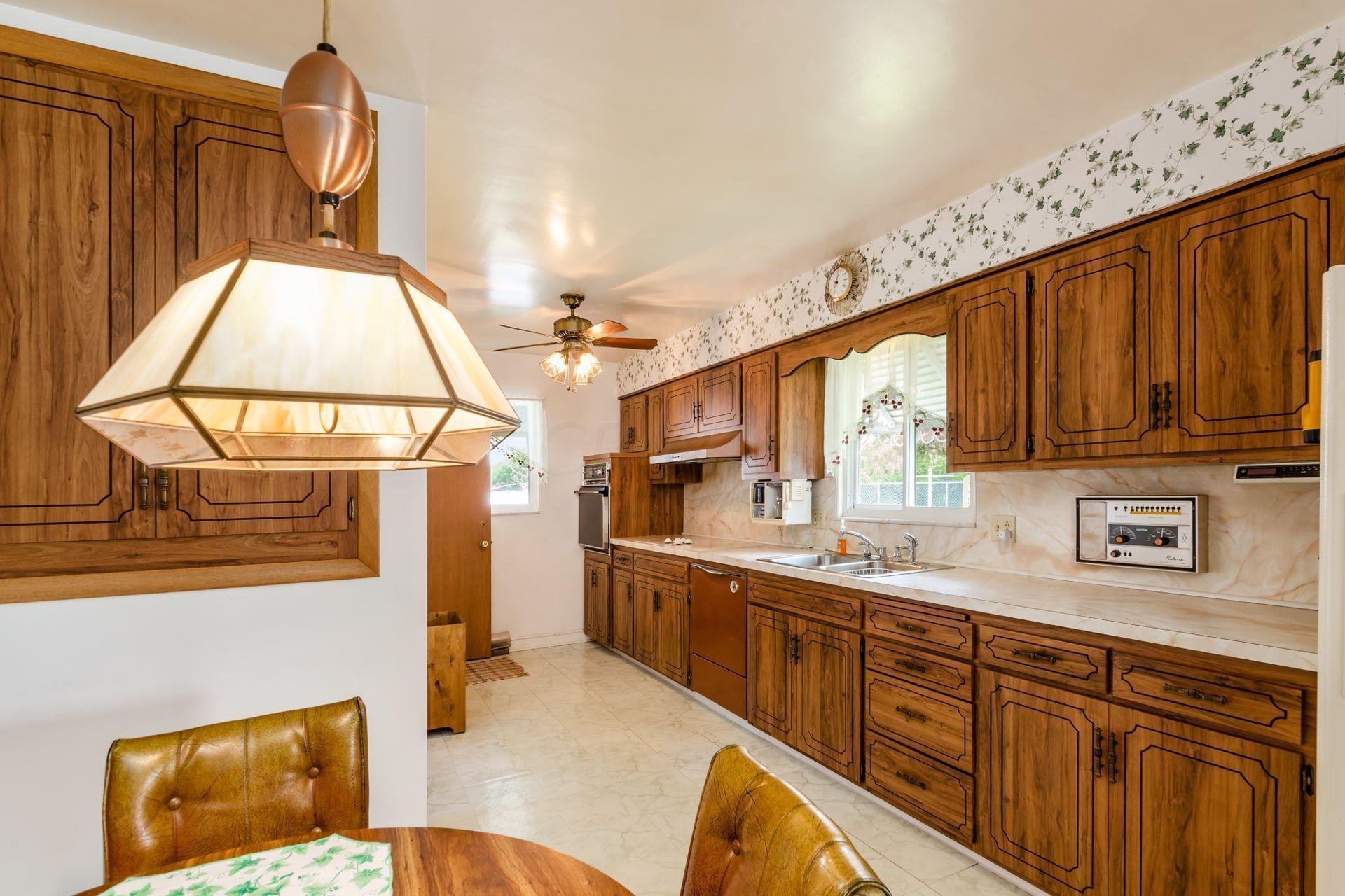 1098 Ross Road Columbus, OH 43227 - Photo 13 of 44 Gallery Image 13