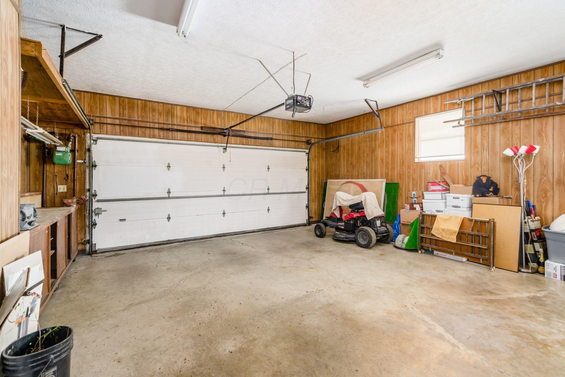 1098 Ross Road Columbus, OH 43227 - Photo 32 of 44 Gallery Image 32