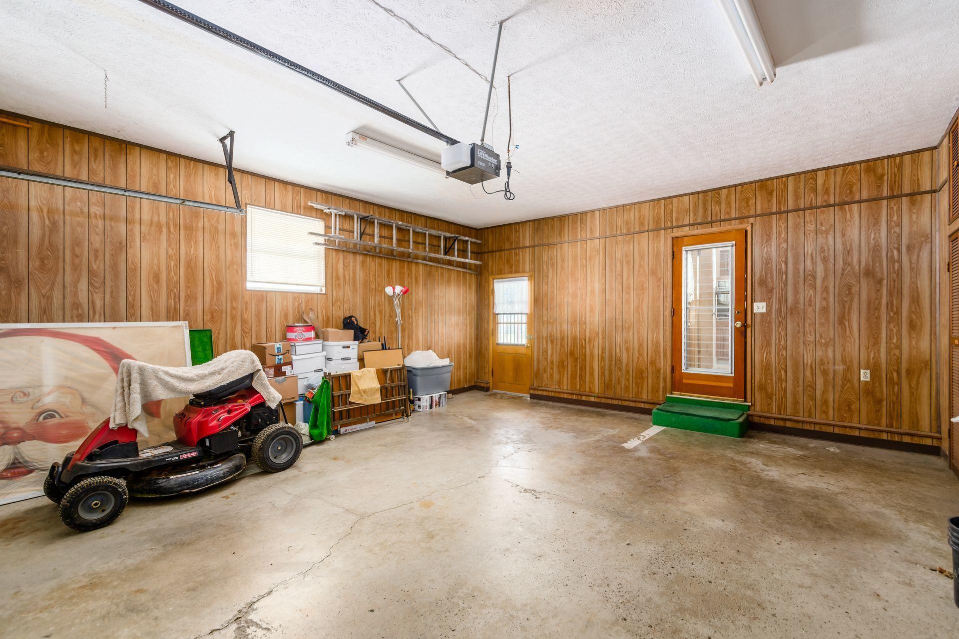 1098 Ross Road Columbus, OH 43227 - Photo 33 of 44 Gallery Image 33