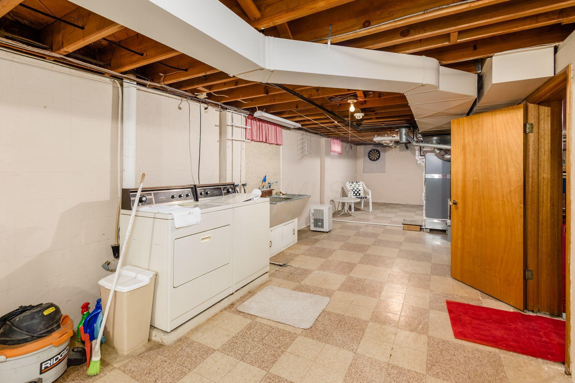 1098 Ross Road Columbus, OH 43227 - Photo 35 of 44 Gallery Image 35