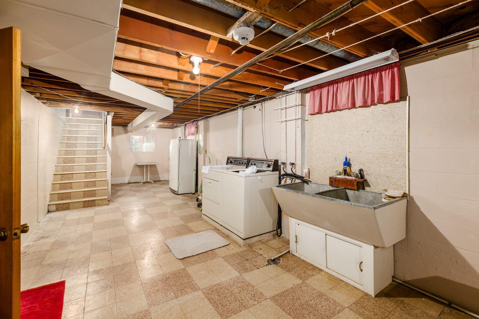 1098 Ross Road Columbus, OH 43227 - Photo 36 of 44 Gallery Image 36