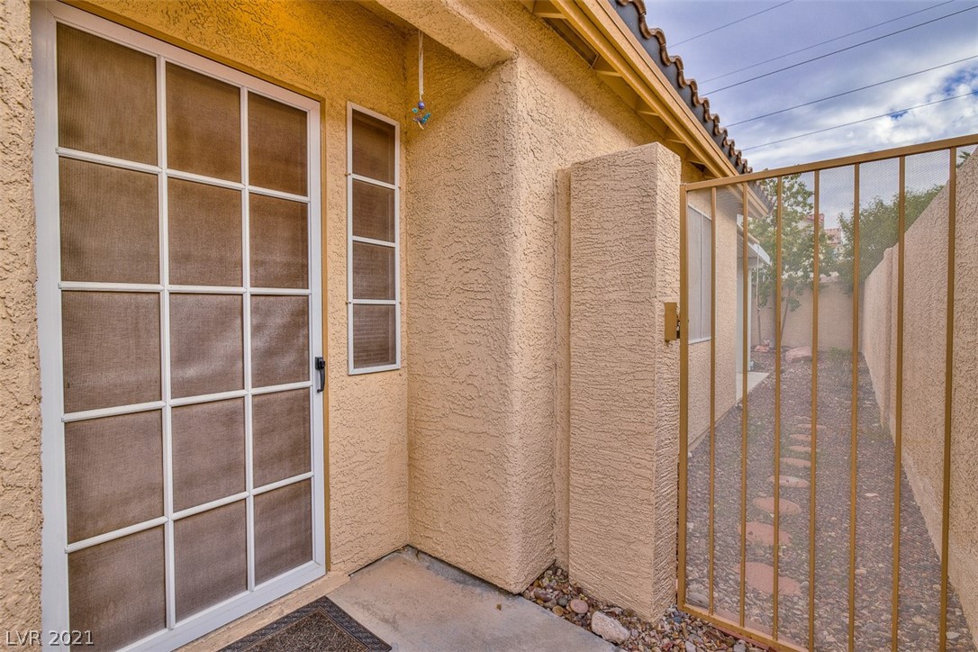 2159 Hidden Ranch Terrace Henderson, NV 89052 - Photo 3 of 40